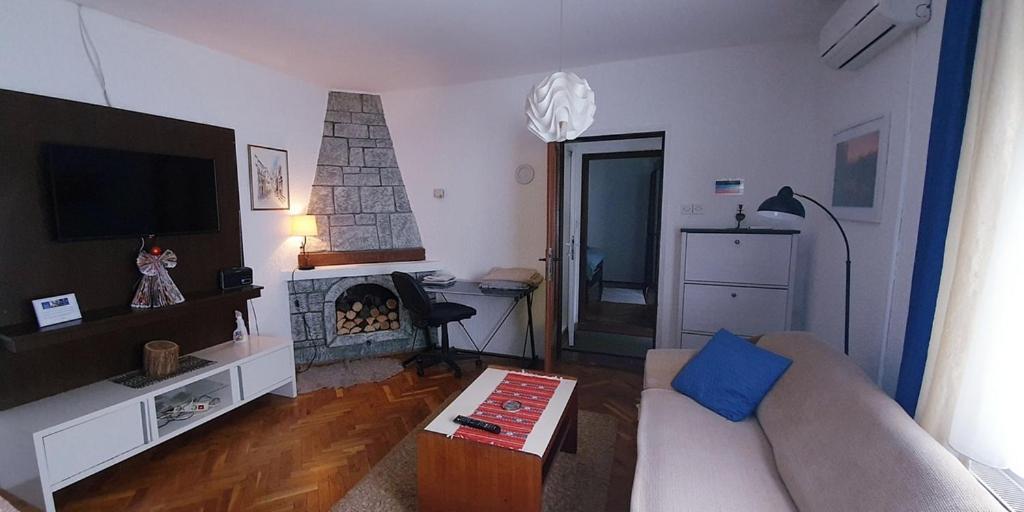 Apartman Ksenija Ðakovo Exterior foto