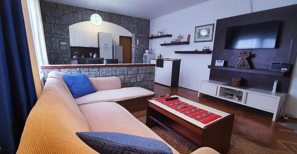 Apartman Ksenija Ðakovo Exterior foto