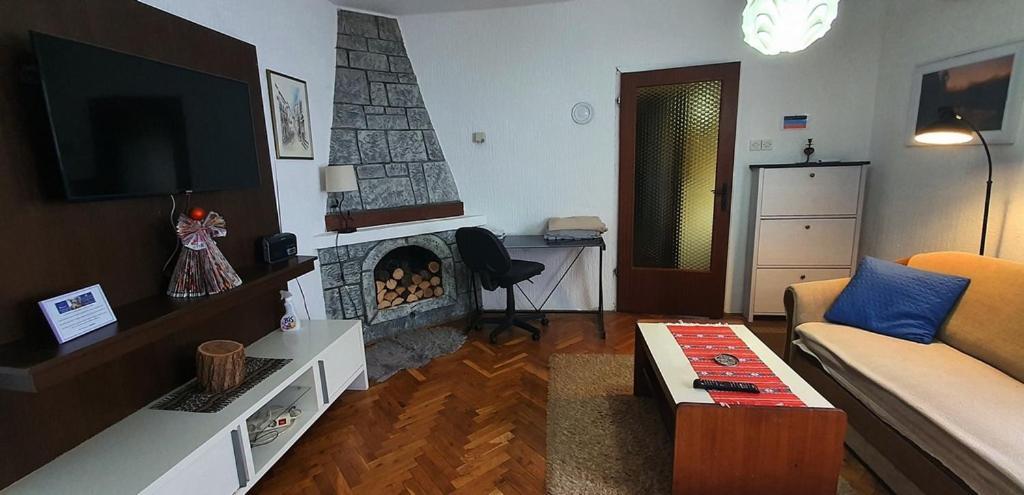 Apartman Ksenija Ðakovo Exterior foto
