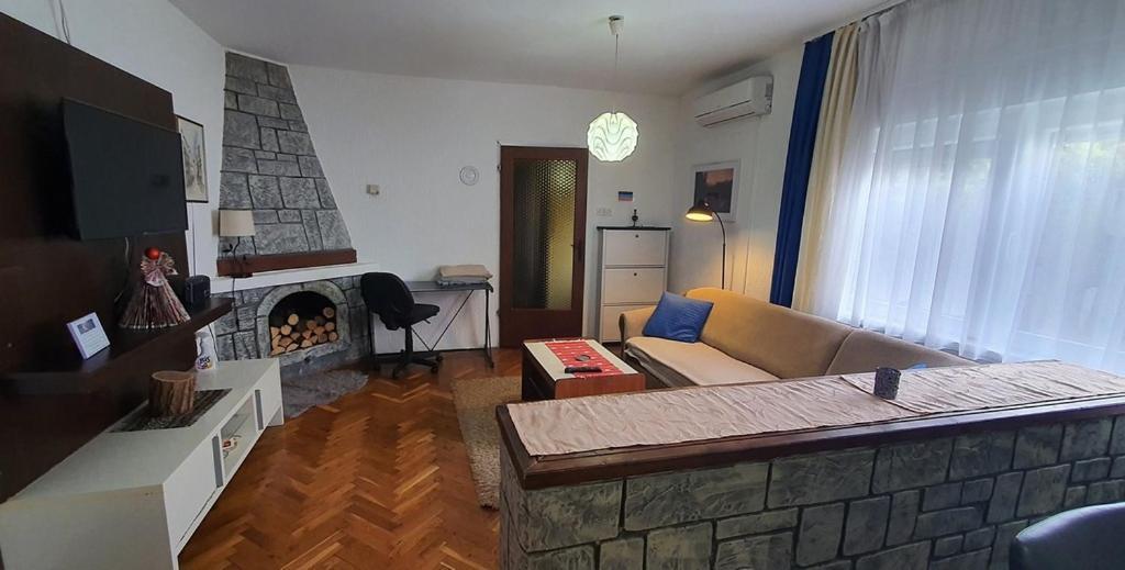 Apartman Ksenija Ðakovo Exterior foto