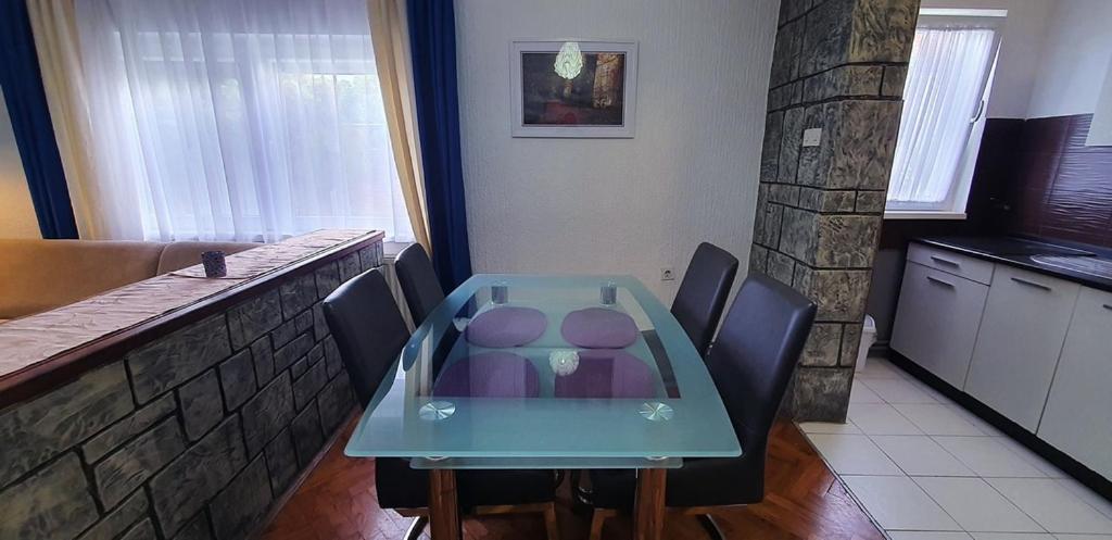 Apartman Ksenija Ðakovo Exterior foto