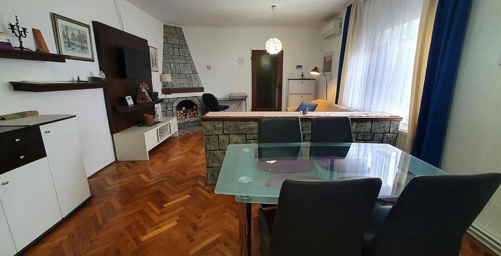 Apartman Ksenija Ðakovo Exterior foto